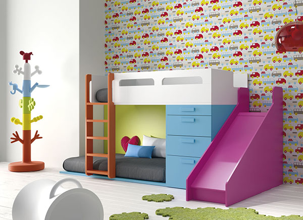 Litera infantil con tobogán