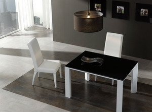 Mesa Vega cristal cerrada