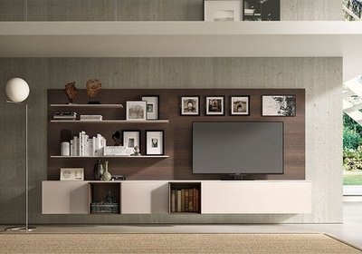Salón colgado con boiserie, de Pianca.